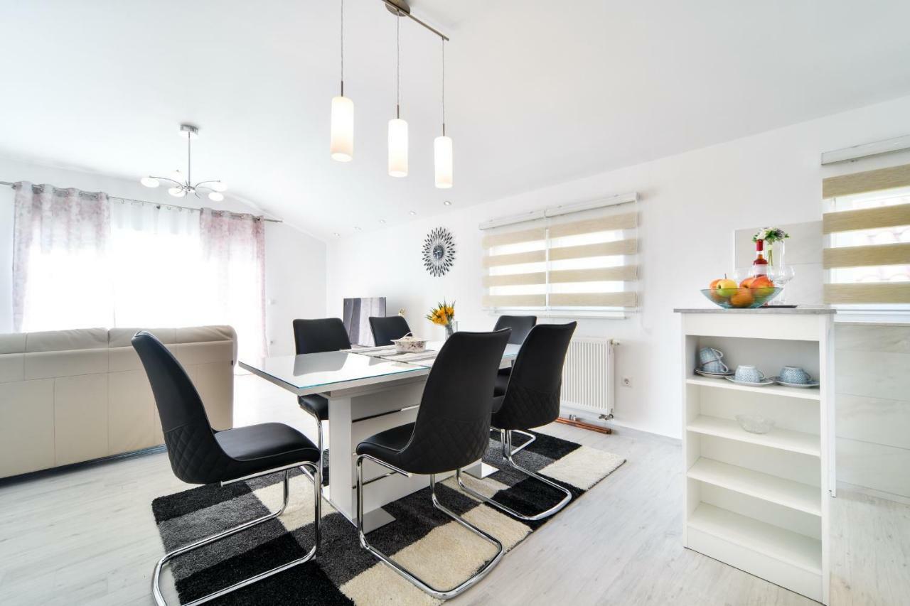 Apartman Novokmet-Crno Экстерьер фото