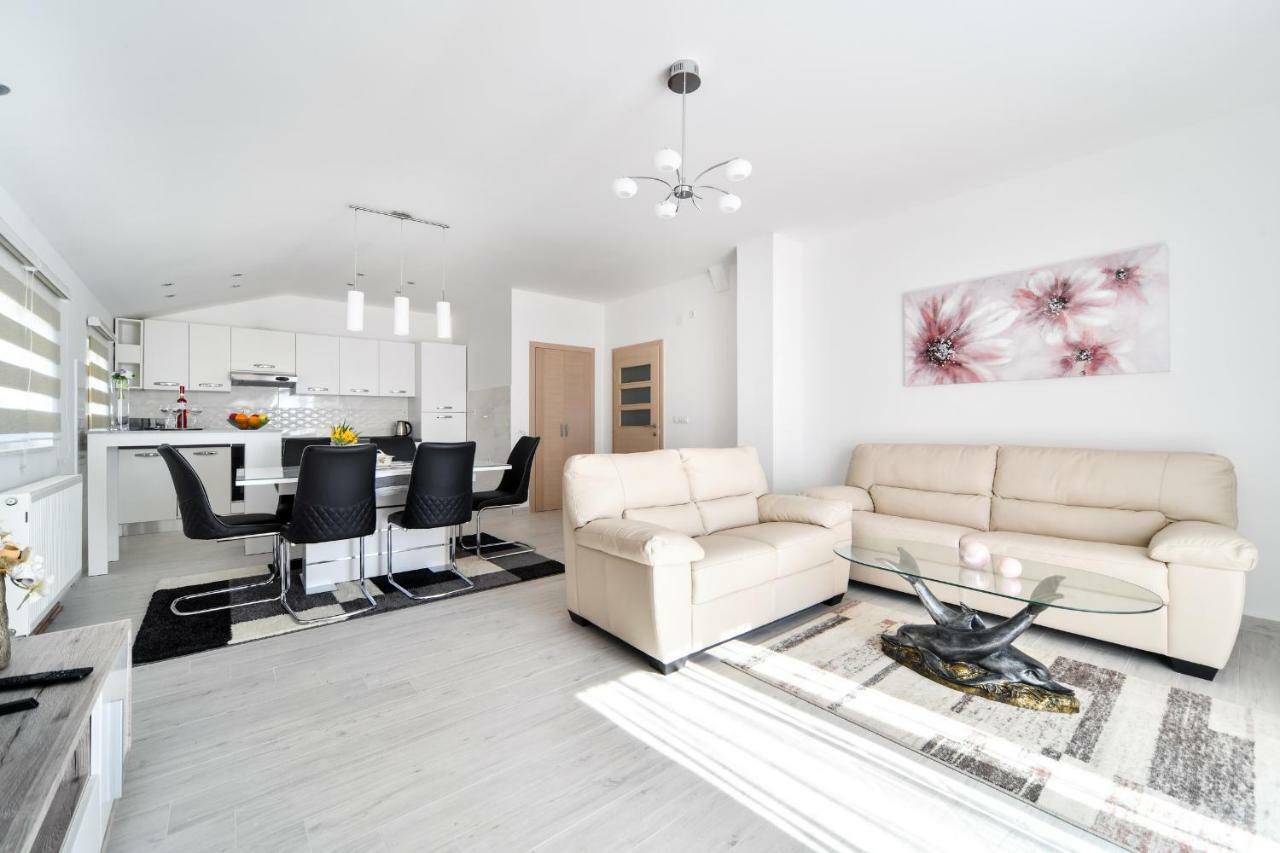 Отель Apartman Novokmet-Crno Задар Экстерьер фото