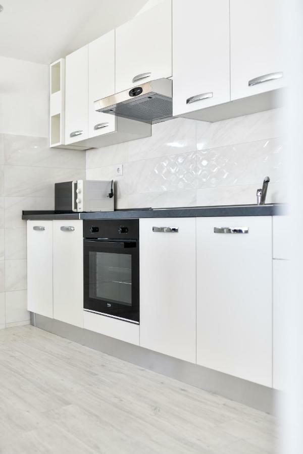 Отель Apartman Novokmet-Crno Задар Экстерьер фото